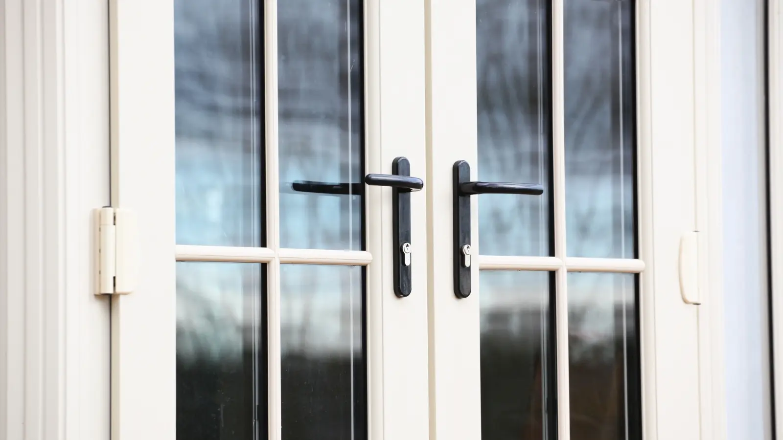 external astragal bars